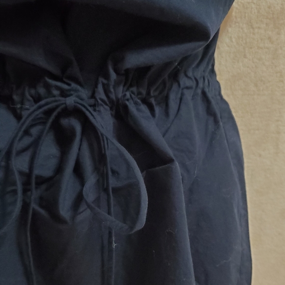 Like NEW Banana Republic Cotton Navy Ruffle Top Sz M, Cinched Waist - Picture 5 of 8